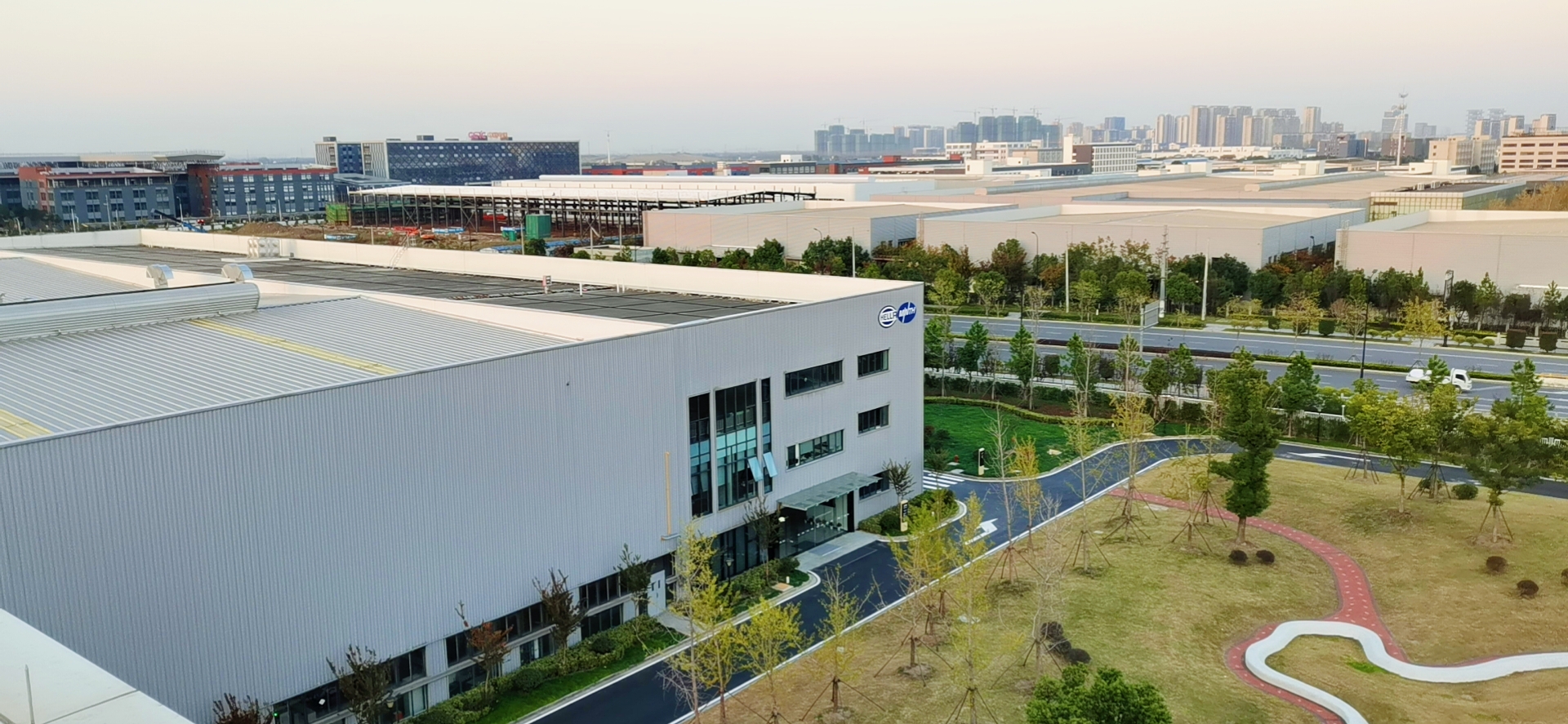 Совместное предприятие HELLA и MINTH открывает второй завод в Китае